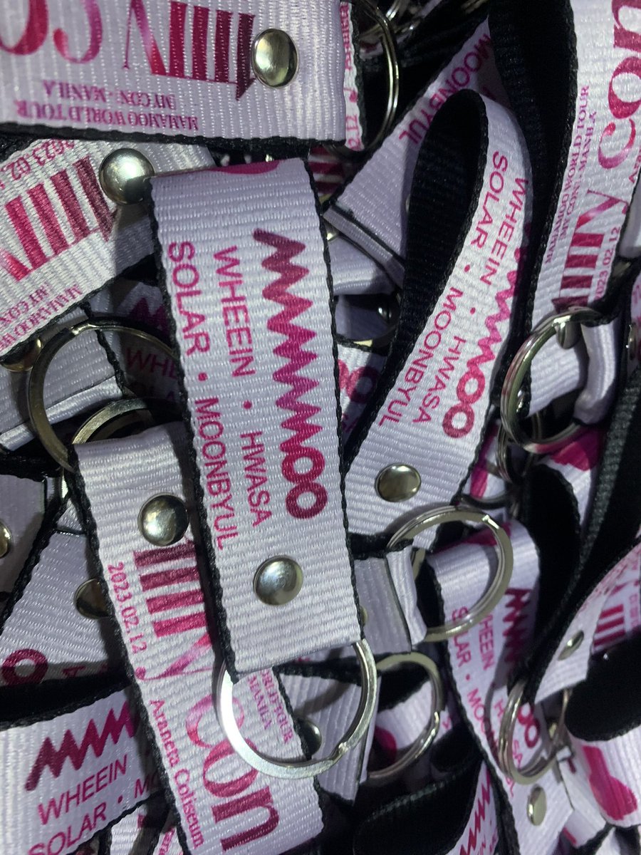 iheart_wheein's tweet photo. ✨Freebie Update✨

Keystraps are here! Nakakakilig. Contemplating if ito na ba last gastos ko… https://t.co/MbsMMoWcZD