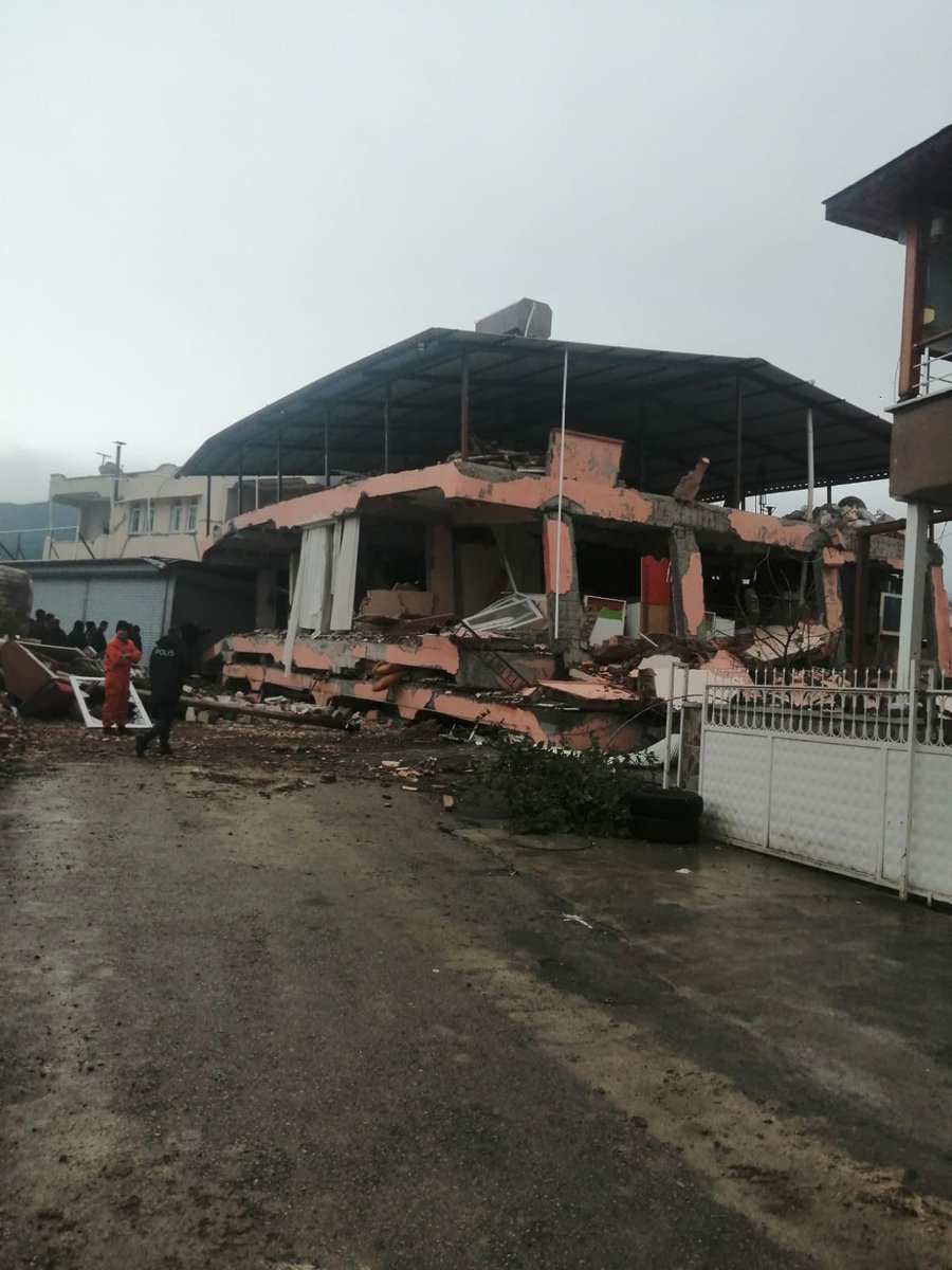 kdenizz (@kdenizz2) on Twitter photo Hatay arsuz Gözcüler yardım bekliyor yakınlarımız zor durumda @Ahbap_Adana
@ahbapyardimlasma
<a href="/HalukLeventAcil/">Haluk Levent</a> <a href="/haluklevent/">Haluk Levent ( Ahbap Ekibi )</a> Hatay arsuz Gözcüler yardım bekliyor yakınlarımız zor durumda @Ahbap_Adana
@ahbapyardimlasma
<a href="/HalukLeventAcil/">Haluk Levent</a> <a href="/haluklevent/">Haluk Levent ( Ahbap Ekibi )</a>