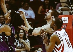 Blanco:le voy a dar un cocotaso
Negro:dale metele metele!!!