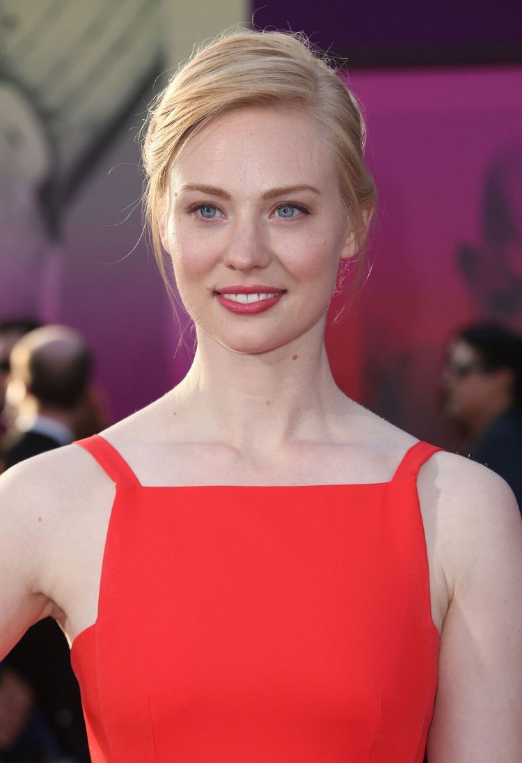 Happy birthday deborah ann woll<3 