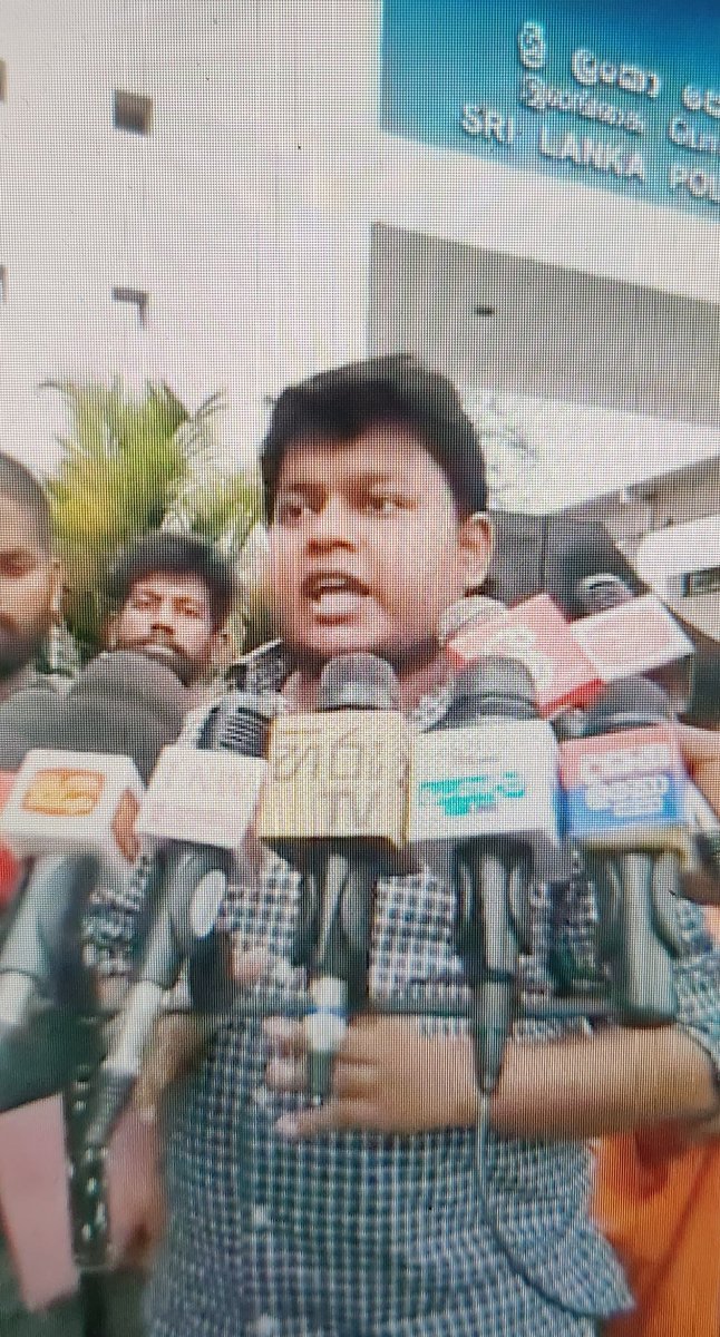 EmDeeS11's tweet photo. Today Convenor @IUSFSL Wasantha Mudalige, has made a complaint to the IGP against Police &amp; TID high-ups - Peliyagoda ASP Wiloarachchi, TID Director SSP Prasanna Alwis &amp; ASP Ratnayake &amp; ASP Ajantha Rodrigo who gave false testimony against him. 

Let's see how the police responds https://t.co/aRd7hGp2cn