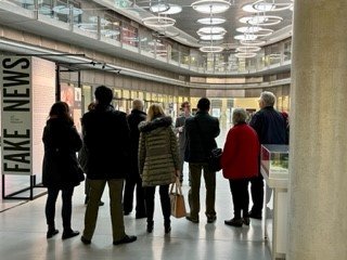 buisson_claire's tweet photo. Clap de fin pour l’expo Fake News à #EDFLab Paris-Saclay.🎬
Nous avons été ravis d’accueillir cette superbe expo qui part vers de nouveaux horizons...
Un grand merci à la @Fondation_EDF @IsaPaillard @Chloe_Vigneron @gwenaellelaigle @PhilippeLouis77 https://t.co/24P4W7uESy