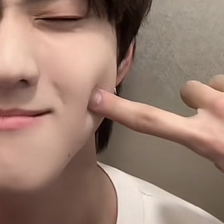 dearsimjae's tweet photo. i can imagine jake’s smile and giggles while doing this tiktok he’s a big fan of jungwon’s cheeks 🥹 https://t.co/qSTYU3nTh2
