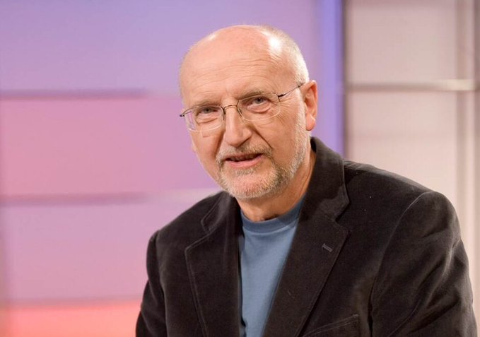 Se nos ha ido Domingo Jiménez Beltrán, maestro, referente, compañero y amigo. Trabajar con él era  contagiarse de su empuje, de su entusiasmo, de su rectitud y de sus inmensos conocimientos. Hoy quiero recordar su lema "en esto del medio ambiente la constancia es lo importante".