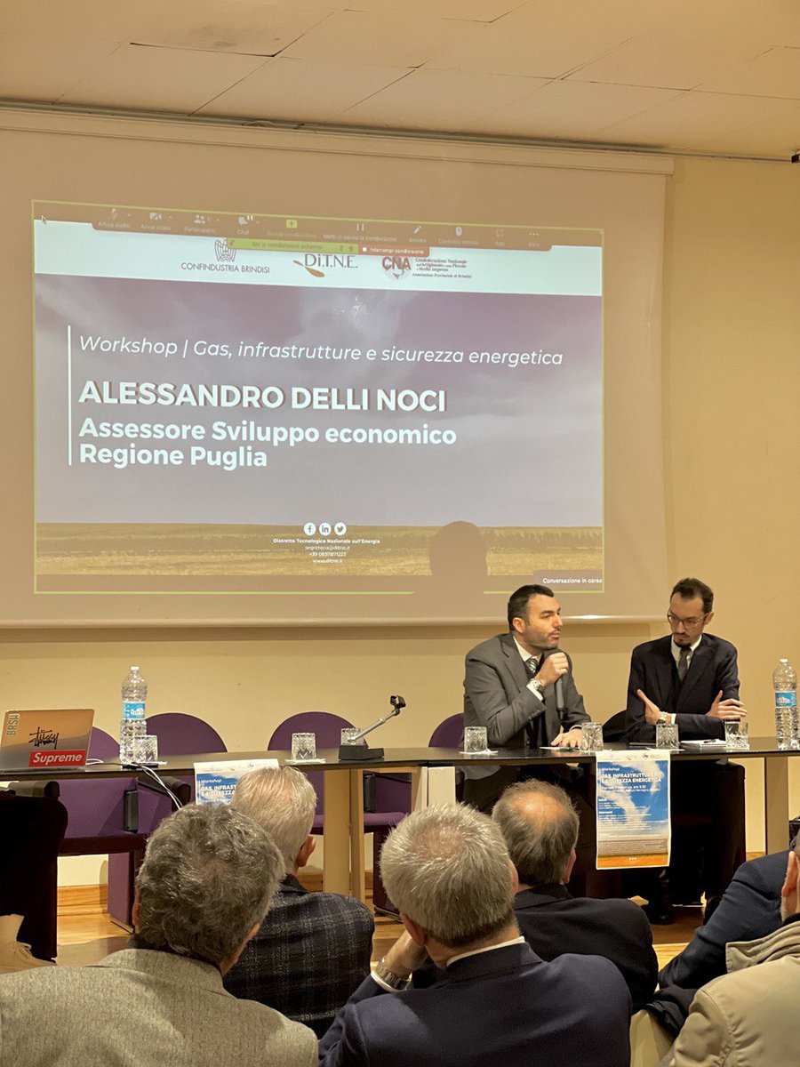DiTNE_Energia's tweet photo. 💬 Lo sguardo della @RegionePuglia sulla questione energetica attraverso le parole @ADelliNoci, Assessore Sviluppo Economico.
#ditne #workshop #gas #tap #energy https://t.co/Ltw3G9gl43