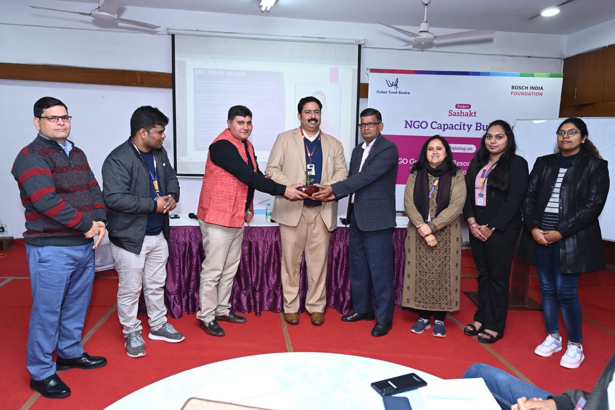 VYKIndia's tweet photo. He elucidated the #concept of data, MIS and data management, #qualitative and #quantitative data and applications that can be used to create #MIS for the social sector. The session was practically immersive as the participants got to do hands-on training.
#ProjectSASHAKT https://t.co/Jpla0rNrOH