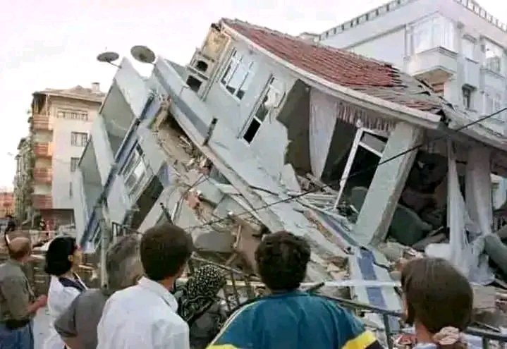 Earthquake in turkey
heartfelt condolence to all peoples who died in earthquake.