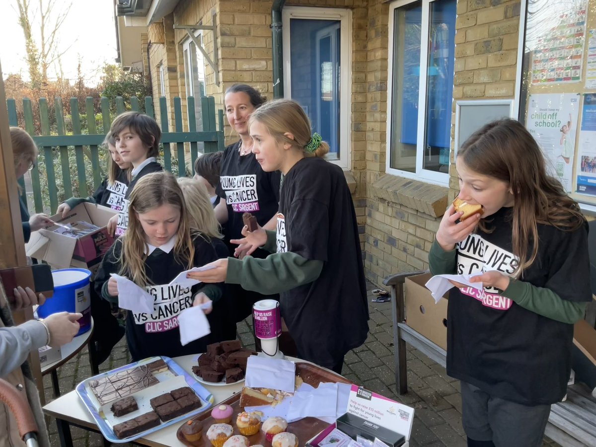 bps_sch_council's tweet photo. Thank you for your support at the cake sale yesterday. We’ve raised almost £150 for Young Lives Vs Cancer! We have some bracelets, pin badges and key rings left over so we sell these after school outside the main office every day this week. 
#younglivesvscancer https://t.co/8eIlf0Kb35