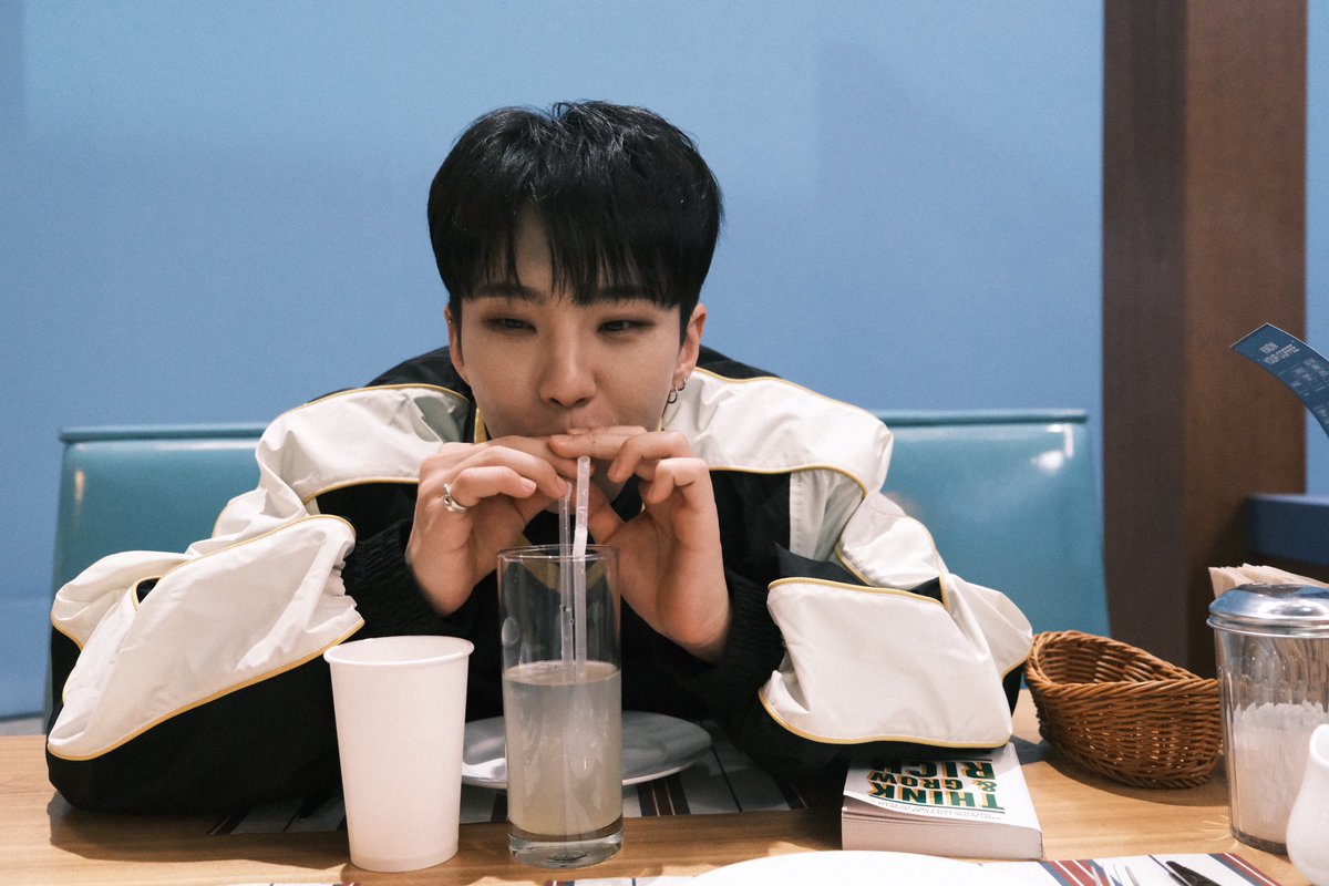 hoshbday's tweet photo. 230207 위버스 #호시 https://t.co/w8JZrR1fzw