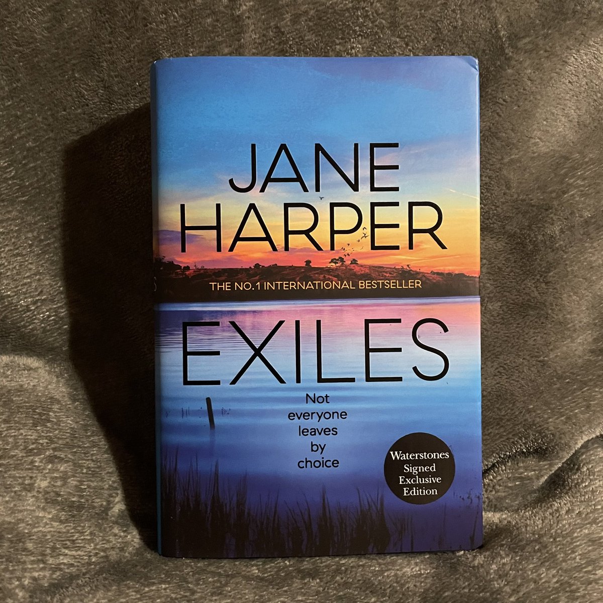 I loved #Exiles by @janeharperautho so picking up a signed copy of the finished title seemed the only logical choice.and isn’t it a pretty cover?

amazon.co.uk/Exiles-Jane-Ha…

#books #BookTwitter #booktwt #aaronfalk
