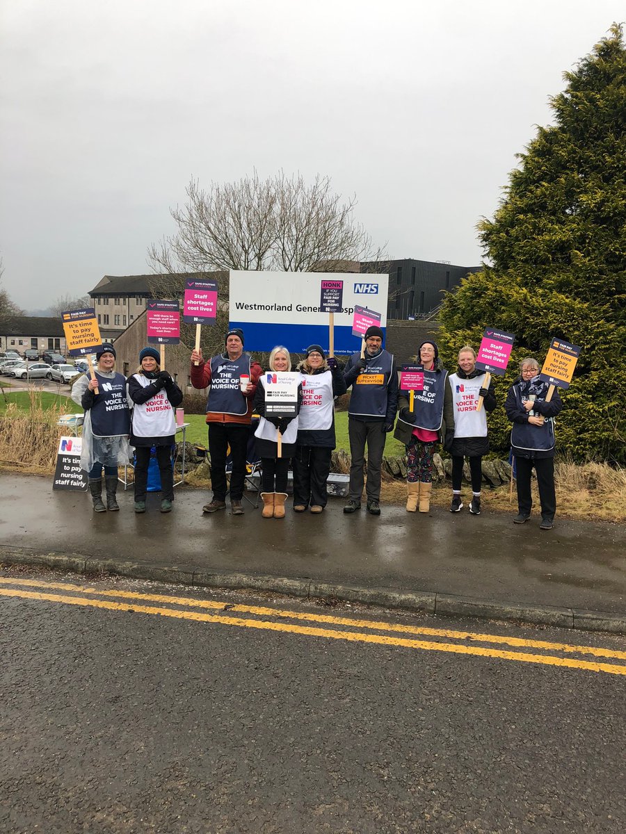 UhmbStaffSide's tweet photo. WGH is ready for another day of #RCNStrikes. 

#NHS #FairPayforNursing #nhsstrikes #nursingstrike https://t.co/WwgERE5FAR