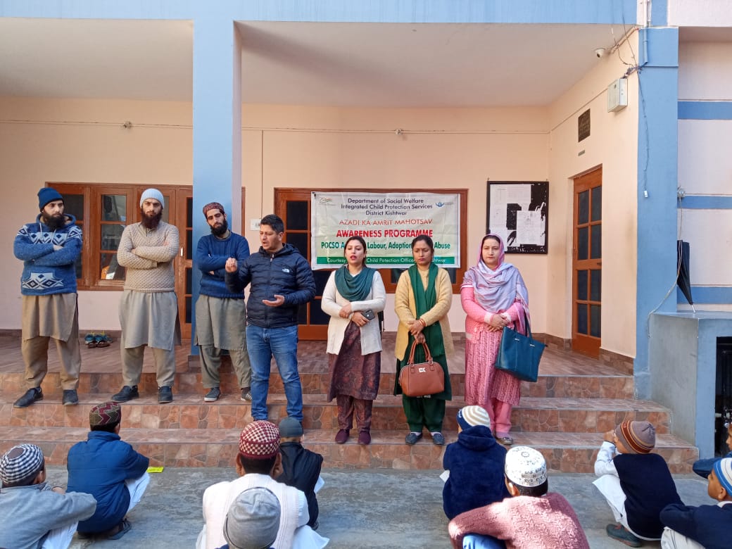 DKishtwar's tweet photo. An Awareness on Child Marriage and Juvenile Justice Act delivered to the inmates of Madrasa Madina Tul Uloom Kishtwar by the District Child Protection Unit Kishtwar. 
@MWCD @mygovindia @PMOIndia @NCPCR_ https://t.co/oNnE48NCo8