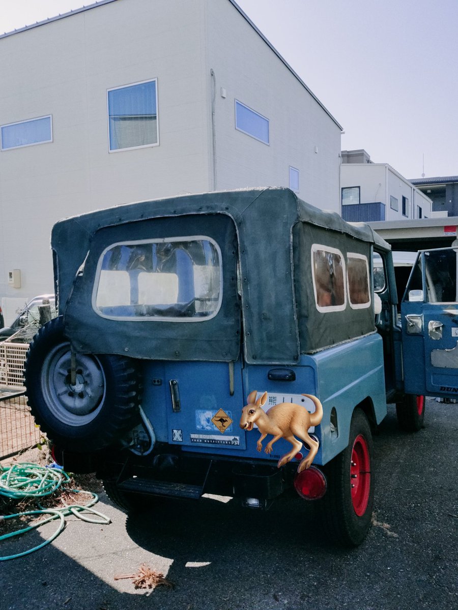 32yuio's tweet photo. 久しぶりに治療に行ったらまた新しい古い車🦘増えてた(笑)🤣
ガレージにパンが戻ってきてたな🤔またゆっくり見せてもらおう✨
#NISSAN
#PATROL
#ふっる
#HARLEY
#HONDA https://t.co/xRtiW6pvng