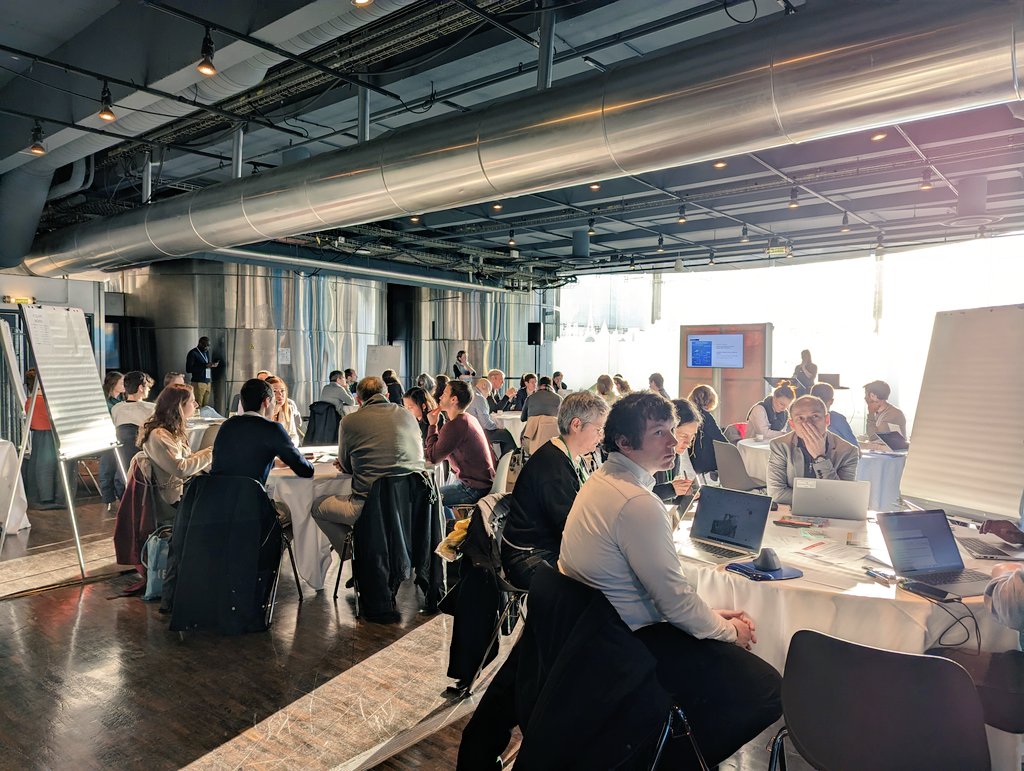 fab_mob's tweet photo. 🚀 lancement du #Hackathon "titre de transport de demain organisé par @Agence_IT_Gouv en partenariat avec @fab_mob &amp; @imfusio 

💪 70 participants, 10 équipes, 6 coachs, 13 experts, 1 comité scientifique et 1 jury présidé par le ministre des transports @CBeaune https://t.co/7wPsHDjRw2