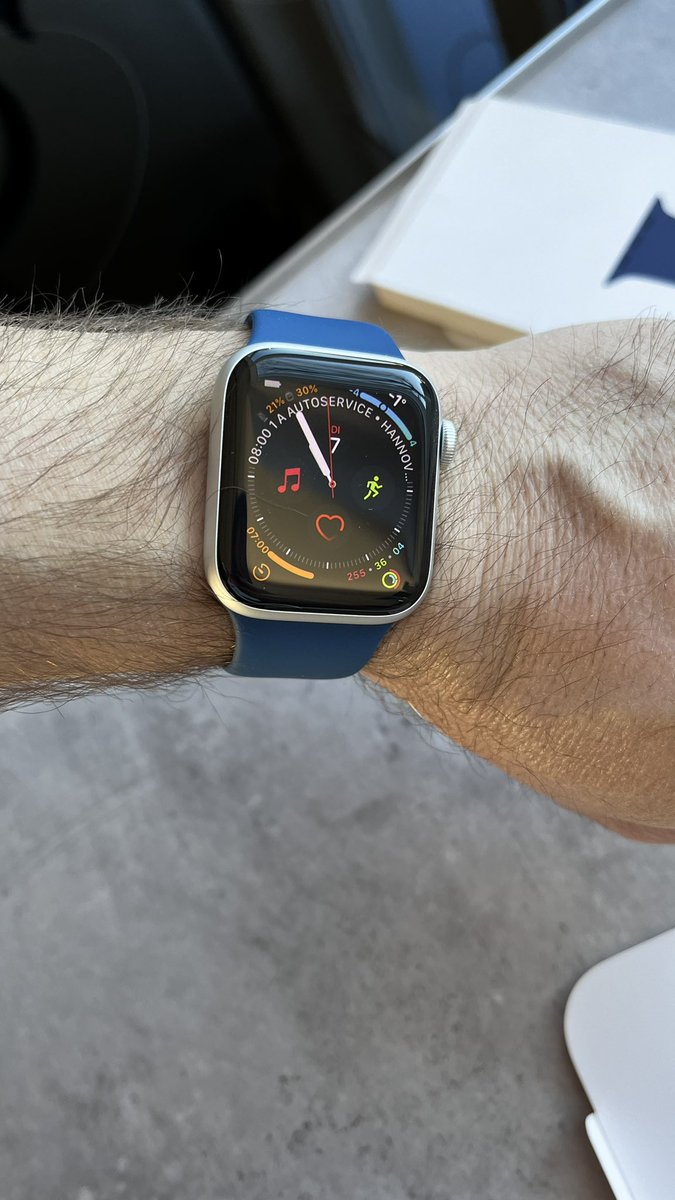 Jawoll es ist schon wieder da!!Danke geht raus an <a href="/sbsupply/">SB Supply</a> für diesen super Service. Und es ist ein zu 100%iges Original Apple Watch Band was aus einer alten Kollektion stammt.Meines Erachtens aus der  WATCH Serie 4 Reihe. Super das ihr das anbietet. Es war nicht das letzte!!!
