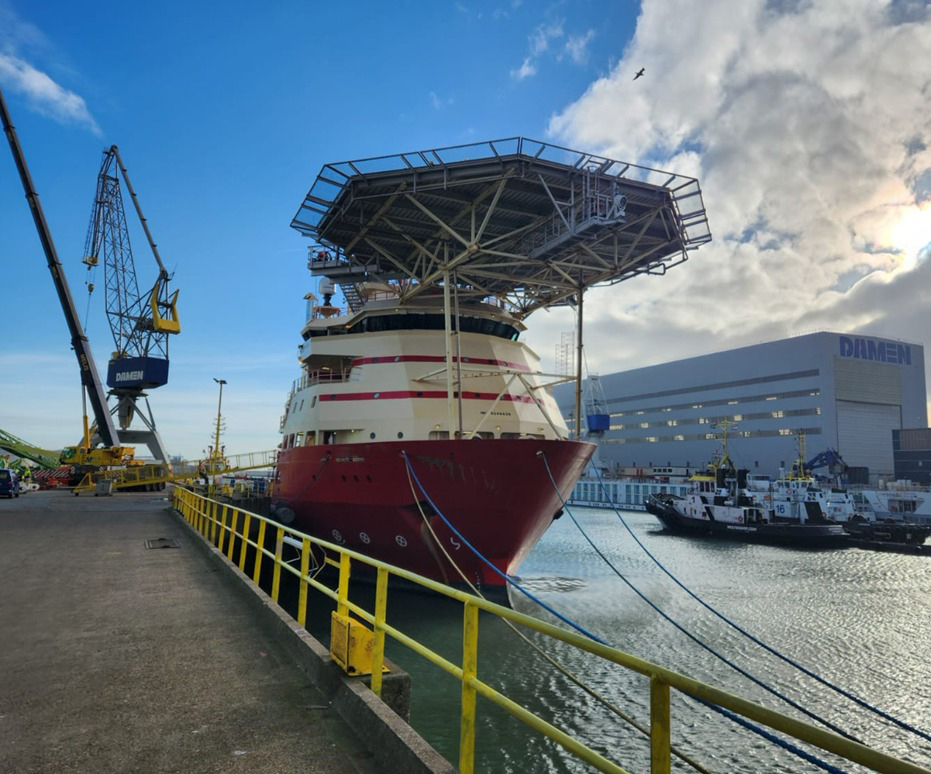 Tigermarglobal's tweet photo. Members of our UK team were treated to a tour of a client's vessel during her repairs after a casualty last year. We believe meeting our clients and understanding their business is invaluable. Our sincere thanks to the Master and his crew for their kind hospitality! https://t.co/Ehi7SXlHfj