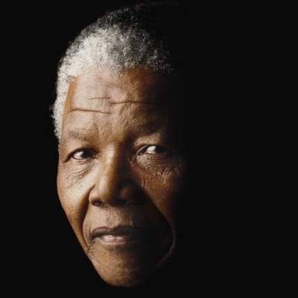 fuedicho's tweet photo. “Una nación no debe juzgarse por cómo trata a sus ciudadanos con mejor posición, sino por cómo trata a los que tienen poco o nada”. 
Nelson Mandela
#Fuedicho https://t.co/iTIRovbMcy