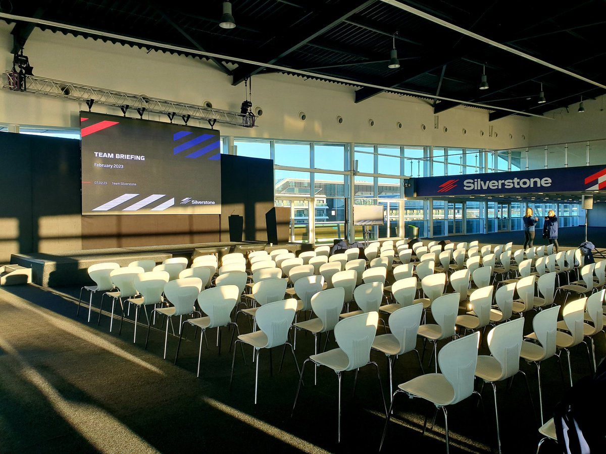 Very excited to join my first All Team Staff Briefing here at @SilverstoneUK this morning! Hall 5 looks absolutely stunning in this glorious sunshine! 🌞