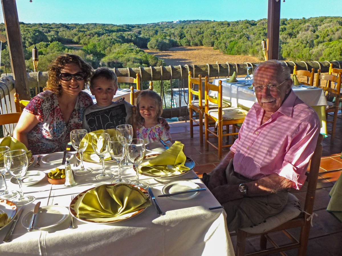 Sharing a throwback family photo of a wonderful holiday back in 2012 🌞 Treasured memories with Captain Sir Tom, the most wonderful Grandpa and father a family could wish for. #familyholidays #summersun #happymemories