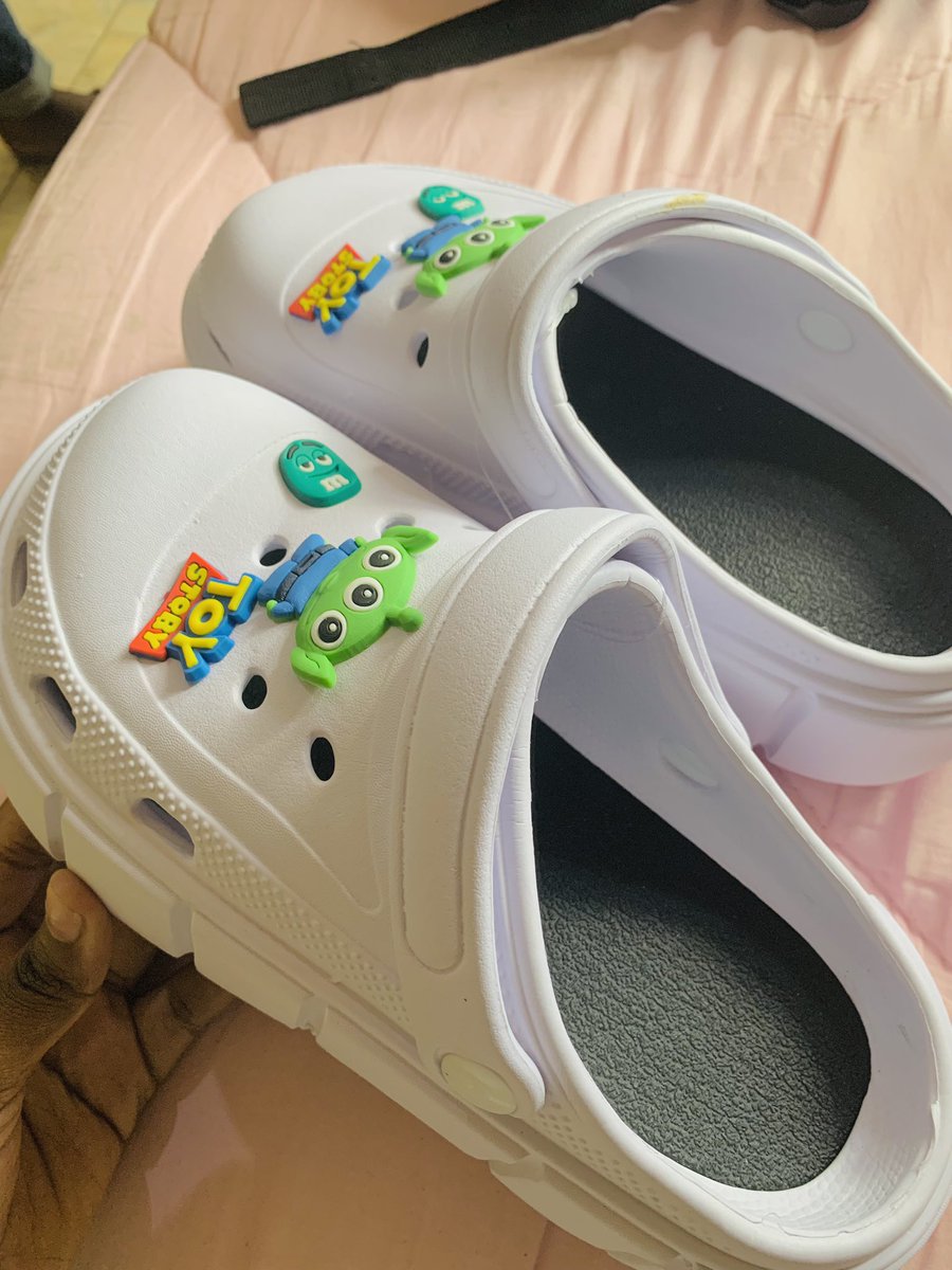WMbendera's tweet photo. Selling these platform crocs at 13k. Black, white,yellow and neon green available sizes 38 to 40 https://t.co/HUiUWTnZ8F