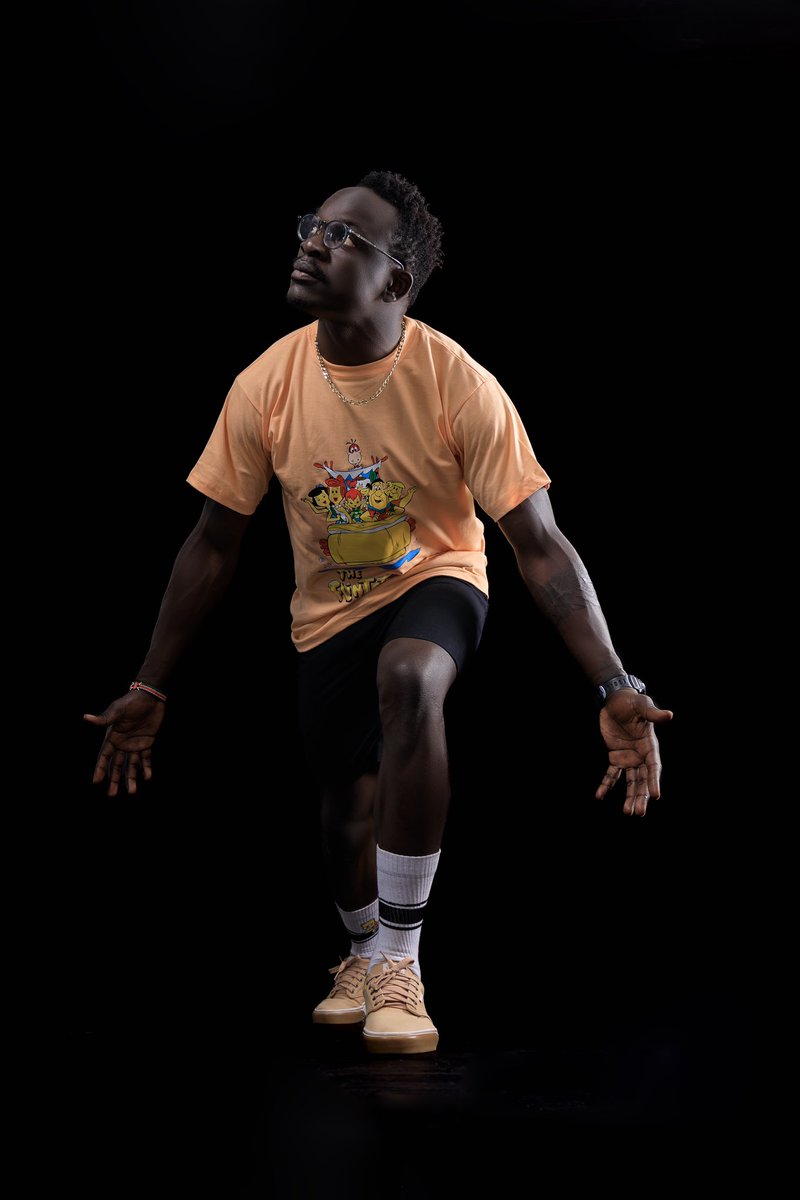 theOutLookbrand's tweet photo. Customize your t-shirt to your favorite cartoon(s) 😎😊
Available in different colors and sizes.
Model:@Jackoj03
📸:@Granite_Studios
For Unisex Brands #OL_Inclusive
Price:
Full color print carton T-shirt ~Ksh. 1,200
Suit shorts ~Ksh. -1,500
#theOutLookbrand™️ #RevibeOutLook https://t.co/DGQUfYPQnX
