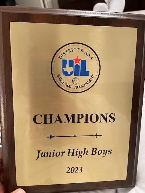 Village_Tech's tweet image. Congrats to our Middle School Boys Basketball team on their UNDEFEATED season and District Championship!! #VillageTech #Basketball #Champions
