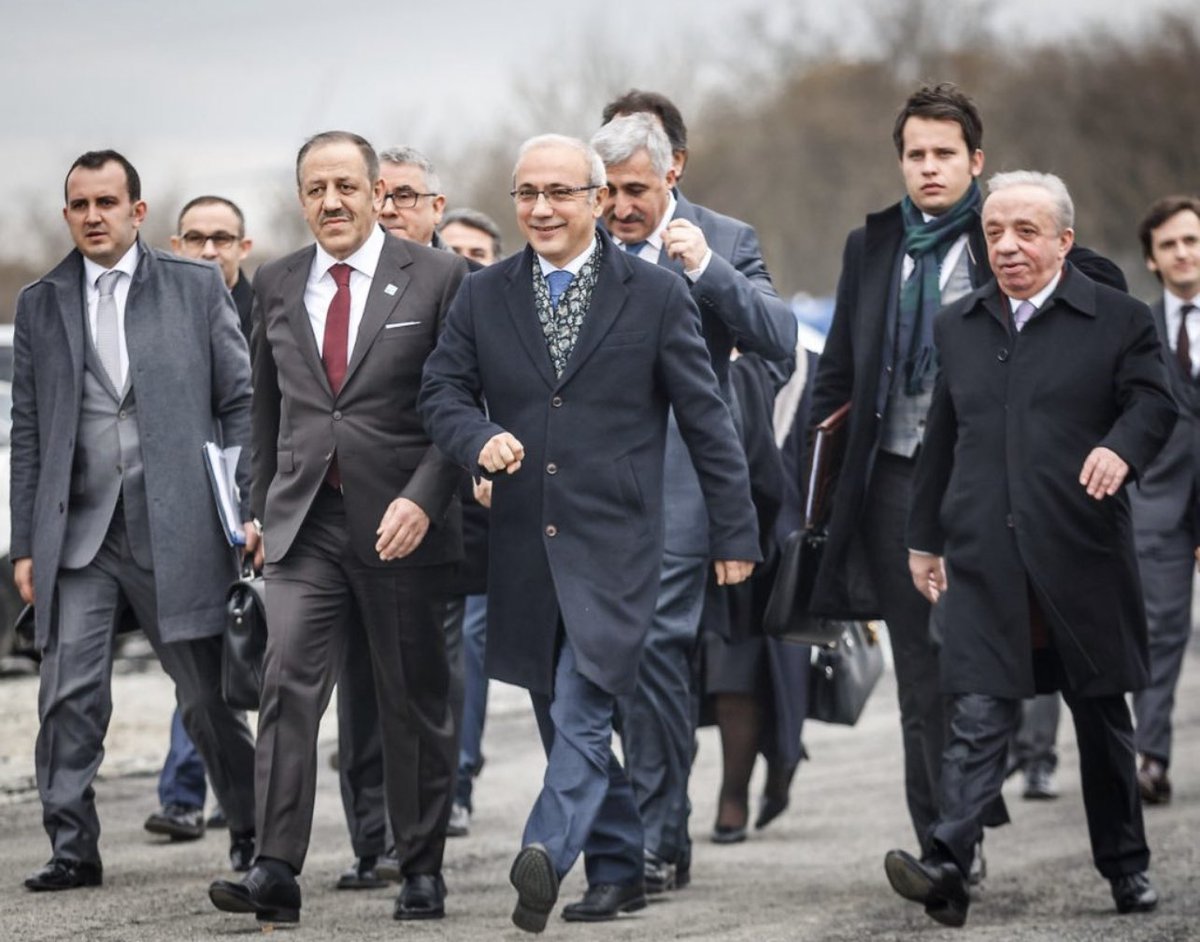 5’li çetenin paraya doymaz canavarları. Şu dönem bari getirin konteynerları, iş makinelerini yığın da bir insanlık kırıntıları kalmış diyelim.
