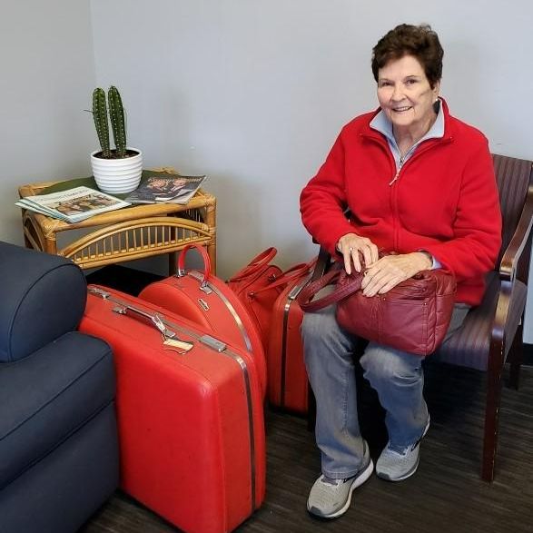 ccsgeorgia's tweet photo. Thank you, Ms. Anderson, for donating a beautiful luggage set to our youth! Foster children often have only trash bags to pack their cherished items. Quality luggage helps build their self-worth because it shows them they matter, and so do their belongings. #fostercare #nonprofit https://t.co/IDr6wejZuk