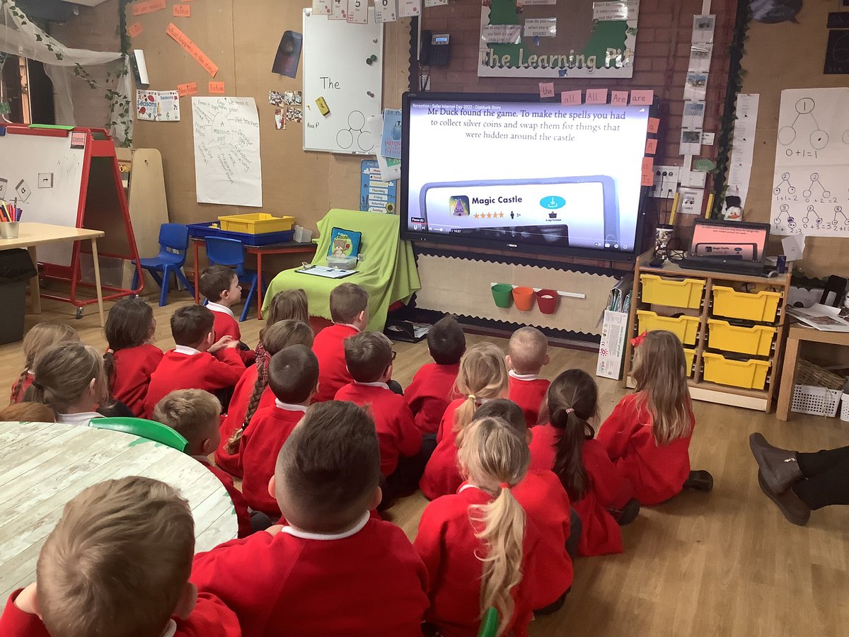 ClassRAspull's tweet image. We are listening to the Digiduck story to learn how to be safe online! 💻 #acpscomputing #saferinternetday
