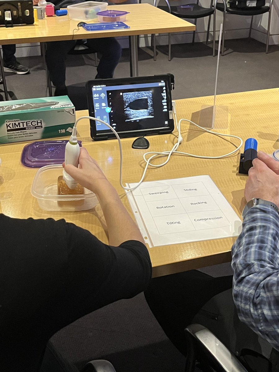 Day #2 of @WCM_HMPOCUS class! Simulating IVC by scanning phantoms. Learning that rotation can open up your IVC in long axis! #happyscannning #POCUS #IVC