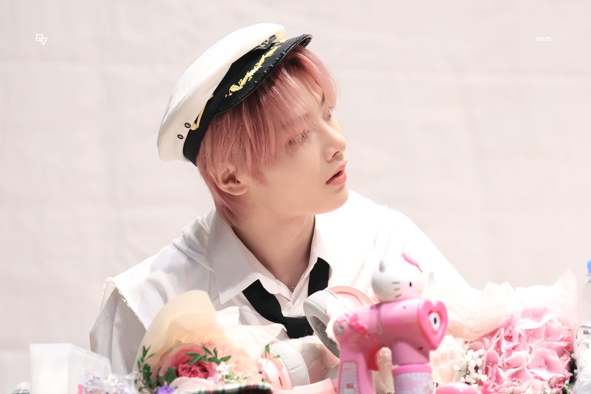encounter0325's tweet photo. #아이엔의_스물셋도_안아줄게요
#CantStopFallingForIN
#HappyINDay 🦊💗 https://t.co/BQF0eN3xjA