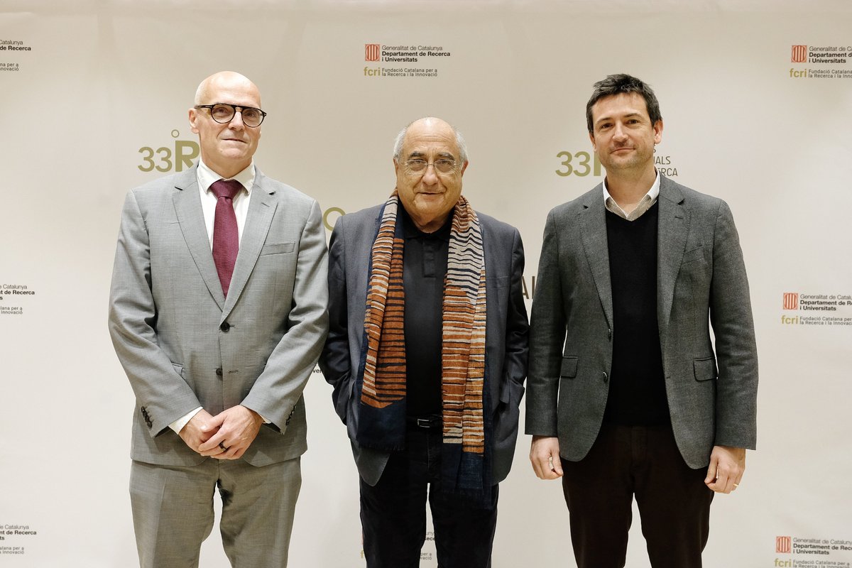 caixabank's tweet photo. .@CABK_Research y la @UPFBarcelona han recibido el Premi Nacional de Recerca 2022 por el monitor de desigualdad, una iniciativa incluida en el portal Economía en tiempo real https://t.co/rll6h2BKnl, que analiza la desigualdad en España en tiempo real. #PNR2022 https://t.co/po9SVmiskl