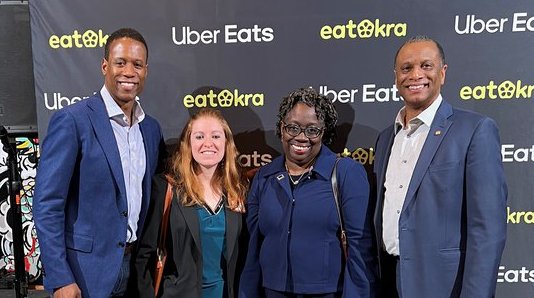 LISC_HQ's tweet image. We're thrilled to partner with @UberEats to address the racial capital gap that affects many Black restaurant owners in underinvested communities thru the new Black Restaurant Fund. Learn more: lisc.org/our-stories/st…