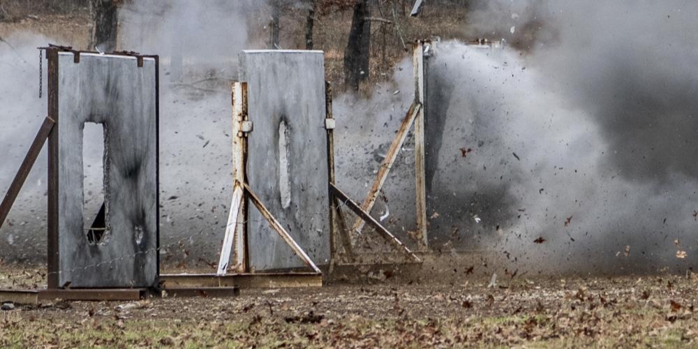 SOFWERX's tweet photo. An East-Coast-based U.S. Naval Special Warfare Operator (SEAL) fires at opposing forces, during a training exercise at Fort Chaffee, Arkansas. 
#SOFWERX #SEAL #SpecialOps #Warfare #commandos #Warfighter #training https://t.co/32SoqNB3xL