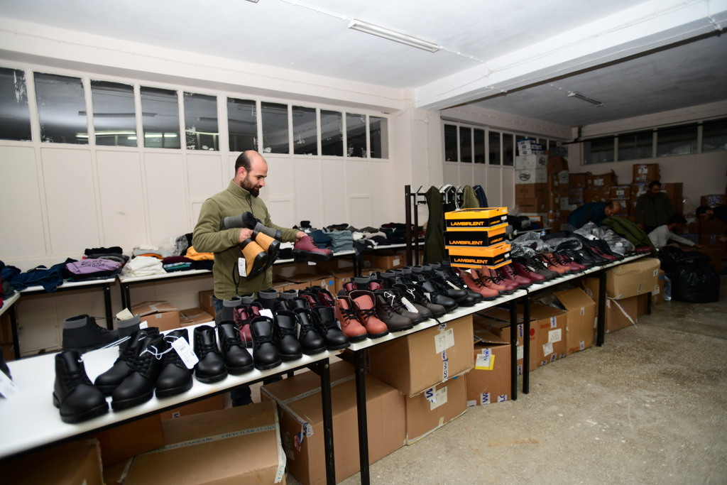 Van YYÜ Ailesinden Depremzedelere Yardım Kampanyası

Haberin detayı linkte 👉  yyu.edu.tr/haberler/van-y…

 #VanYYÜ #VanYüzüncüYılÜniversitesi