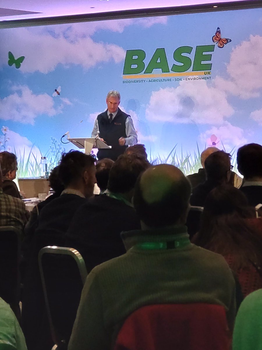 baseuk's tweet photo. Alastair Leake giving a fascinating talk on @AllertonProject soil research @EdwinTaylor69 @DouglasChristi9 @OakbankGame @BaseIreland @BaseReseau @TheFarmingForum @FarmCO2Toolkit #farmerled #knowledgeexhange https://t.co/90Su4w3EGc