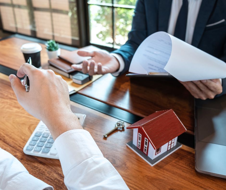myCOmove's tweet photo. The last thing buyers and sellers want is for a deal to fall through. Why does this happen and how you can avoid it!
https://t.co/mGZuYwpR8F https://t.co/Fg9Ld6CqhR