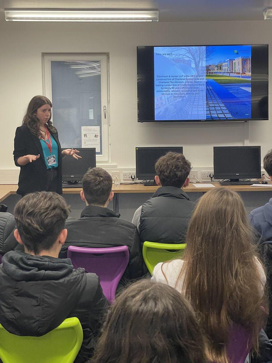 Howard_news's tweet photo. An inspiring interactive talk by two former students from The Howard, who came and spoke to students in our Sixth Form about doing an apprenticeship through Rawlinson &amp; Hunter LLP. @RawlinsonHunter @Howard_Careers #NAW2023 https://t.co/Rd2pDf0svR