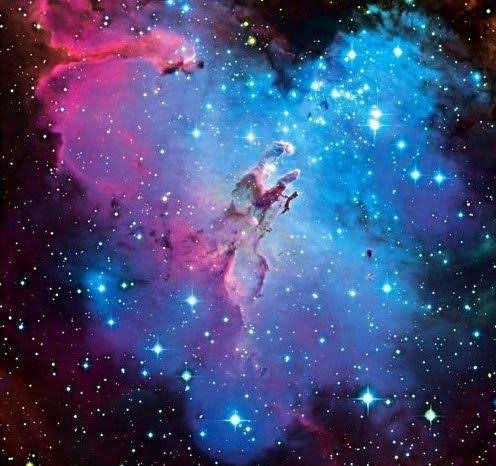 LeeAnneGibbon1's tweet photo. The beautiful Eagle Nebula (M16) is 5,504 million years old. Stretching roughly 4 to 5 light years, the Pillars of Creation are a fascinating but relatively small feature of the entire nebula, which spans 70 by 55 light years. #NASA #HUBBLE #ESA #MESSIER16 #NEBULA #STELLARNURSERY https://t.co/LeLKP0fwC2