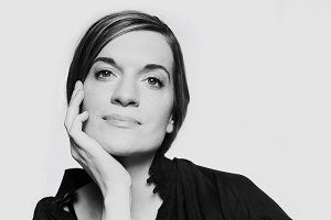Boosey_Bronte's tweet photo. @Boosey I love the second song in Osvaldo Golijov's 3 Songs for Soprano &amp; String Orchestra: Lúa Descolorida. It beautifully defines a love's dispair in a way that is simultaneously tender and tragic. Ruby Hughes' rendition is beaut!🫶 https://t.co/UL3mPhlFUG https://t.co/Fbqd54pW52