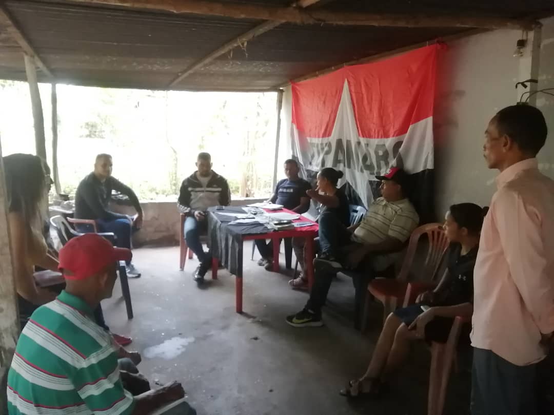 ORGANIZAR Y AVANZAR 
Desde el Edo <a href="/DeltaamacuroM/">DeltaAmacuro_MRT3</a> avanzamos organizando el plan de nuestra militancia, con orientaciones y aportes del resp del bloque oriental <a href="/ChristoferRuben/">Rubén Christofer</a>, cumpliendo con nuestras líneas en el año de las #ComunasYProduccíon
#VenezuelaMonumental