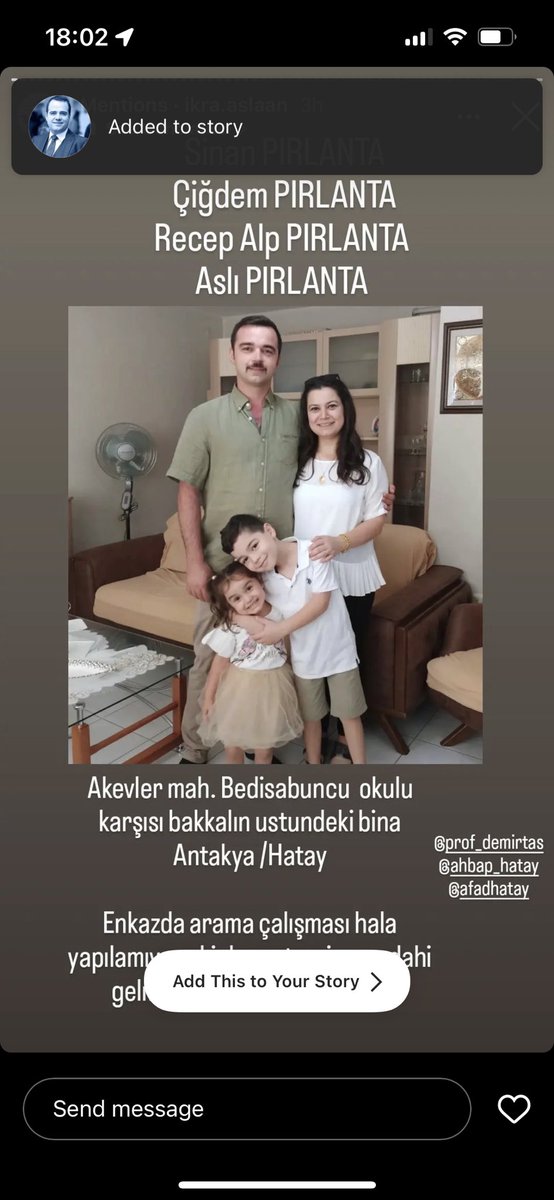 ProfDemirtas's tweet photo. Şu güzel aileye bakın, şu CAN aileye bakın. Kurban olayım bakın. Bir ihtimal kurtarabiliriz :-(((( https://t.co/2MxWjxtWFQ