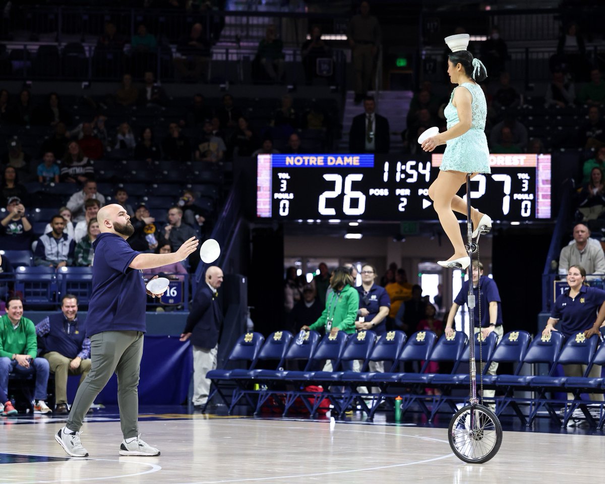 Day job ➡️ social and <a href="/NDFootball/">Notre Dame Football</a> student athlete branding

Other duties as assigned ➡️ tossing bowls to Red Panda 

👏, <a href="/ToBeTheMcMahon/">Kevin McMahon Jr.𓅓🤠</a>.

#GoIrish