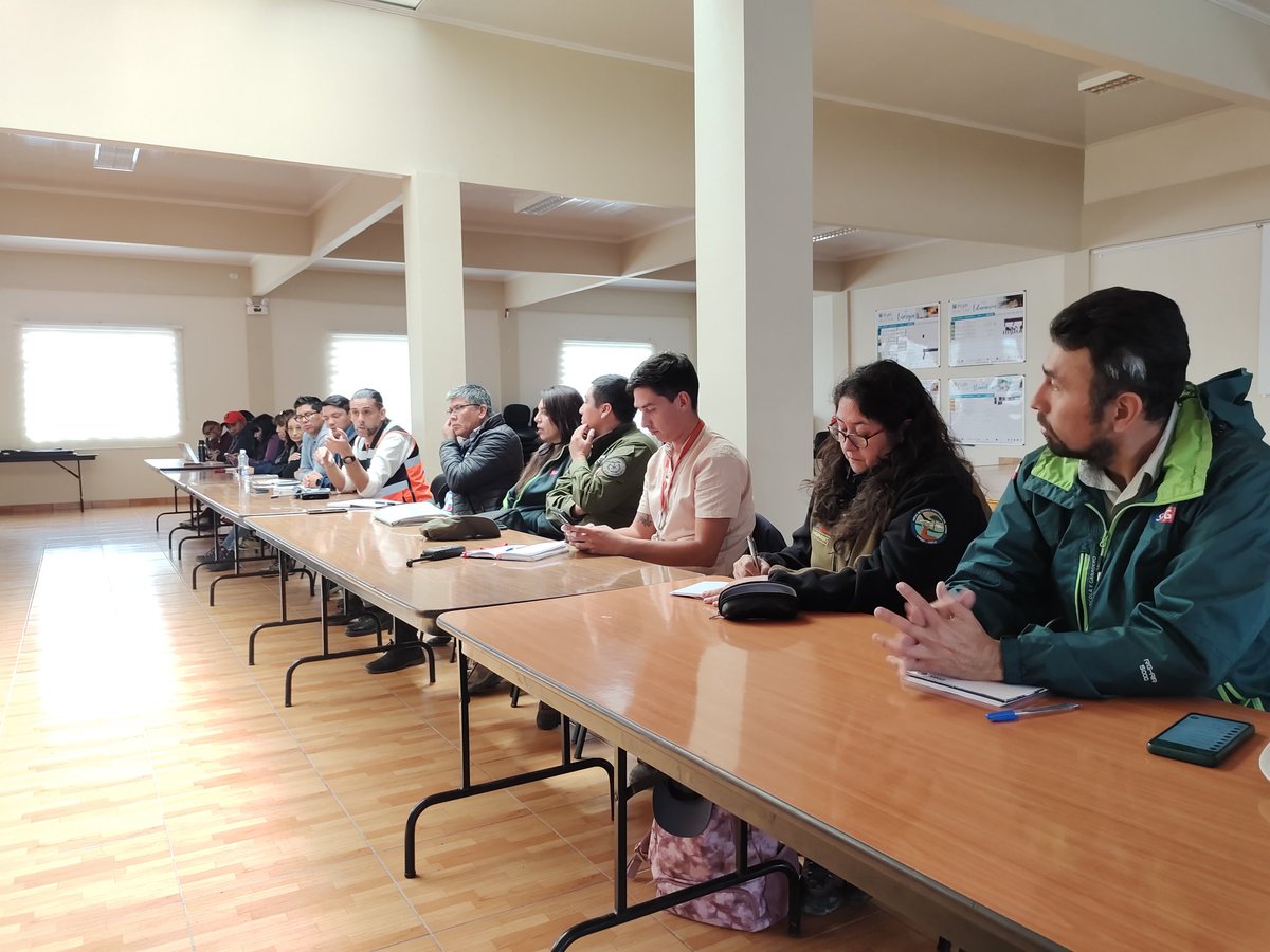 Ya estamos en #Talabre junto a seremis y directores de servicios reunidos con la comunidad informando los planes de emergencia por lluvias estivales  y alerta del  #VolcanLascar.

<a href="/Senapred/">SENAPRED</a>
<a href="/MinagriAntof/">Minagri Antofagasta</a> 
<a href="/SeremiSalud2/">Seremi Salud Antofagasta</a> 
<a href="/CarabAntof/">Carabineros Región de Antofagasta</a> 
<a href="/seremieducantof/">Seremi Educación Región de Antofagasta</a> 
<a href="/spamunicipal/">Municipalidad de San Pedro de Atacama</a>