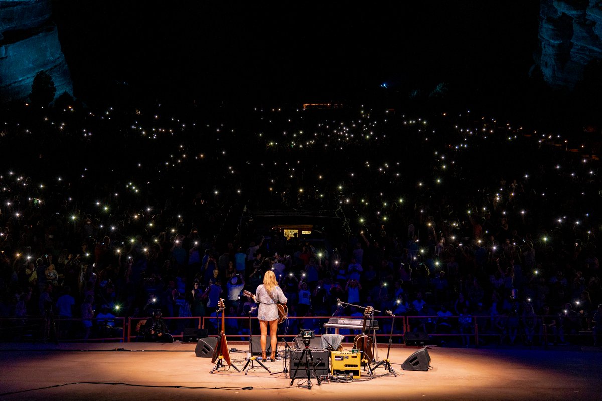 gracepotter's tweet image. Presale tickets are moving fast for the Lonely Town Tour next month! Text GRACEPOTTER to 29147 to sign up for the text list &amp;amp; get your pre-sale code now: 10atoms.com/GP-Tour

3/10 Rutland
3/11 Waterville
3/14 Homer
3/16 Bethel
3/17 Northampton
3/18 Beverly

Photo: Jack Mackin