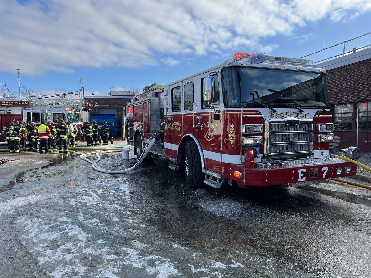 Brockton_Fire's tweet photo. Chief Nardelli has ordered the 8th alarm to staging. 30+ ambulances on scene assisting with evacuations of the patients from the Brockton Hospital. Hazmat is conducting air monitoring Very active scene. https://t.co/CSoOqTj2gb