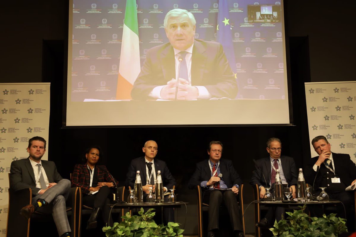 Italy, USA and the world today!

@Antonio_Tajani, Italian Minister of Foreign Affairs @ItalyMFA_int joins the conversation #Consiusa2023 🌐

@ItalyinUS @riotta @Ambrosetti_  🇮🇹 🇺🇸