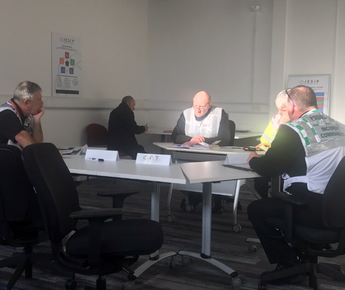 Glosfire's tweet photo. Our Area Managers are today @FSCmoreton Re qualifying on their On Scene advanced tactical command skills, for dealing with Major incidents,  working both at scene and Tactical Command Group (TCG) meetings using the @jesip999 Principals. #training #saferfirefighter 🚒🚑🚓. https://t.co/taZg5ogVdV