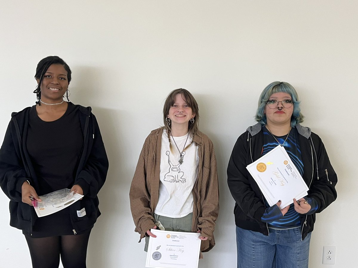 FriendsofNSA's tweet image. Bravo to our talented NSA student artists! They were among those recognized at the 2023 Middle Tennessee @artandwriting Awards receptions held on Saturday at @cheekwood The gold and silver key winning work will be displayed in the Frist Learning Center until Feb 26 @MetroSchools