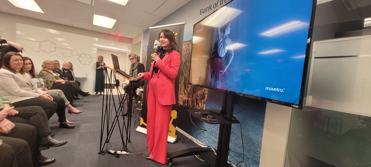 ShellQL's tweet image. founders of @AwakenHub @MMaryMcKenna @marycarty @scrowley88 @DeniseMcQuaid @ClareMcGee80 &amp;amp; the global ambassador @maryannpierce &amp;amp; also heard about the org's big sisters @louiseoconor &amp;amp; @fundingtales. The pitches of the 6 brilliant female entrepreneurs 2 fund their businesses were